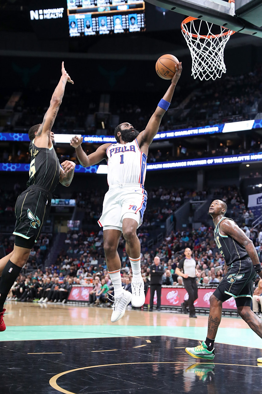 包含76人大胜黄蜂！恩比德关键时刻上演绝杀，球队获胜的词条