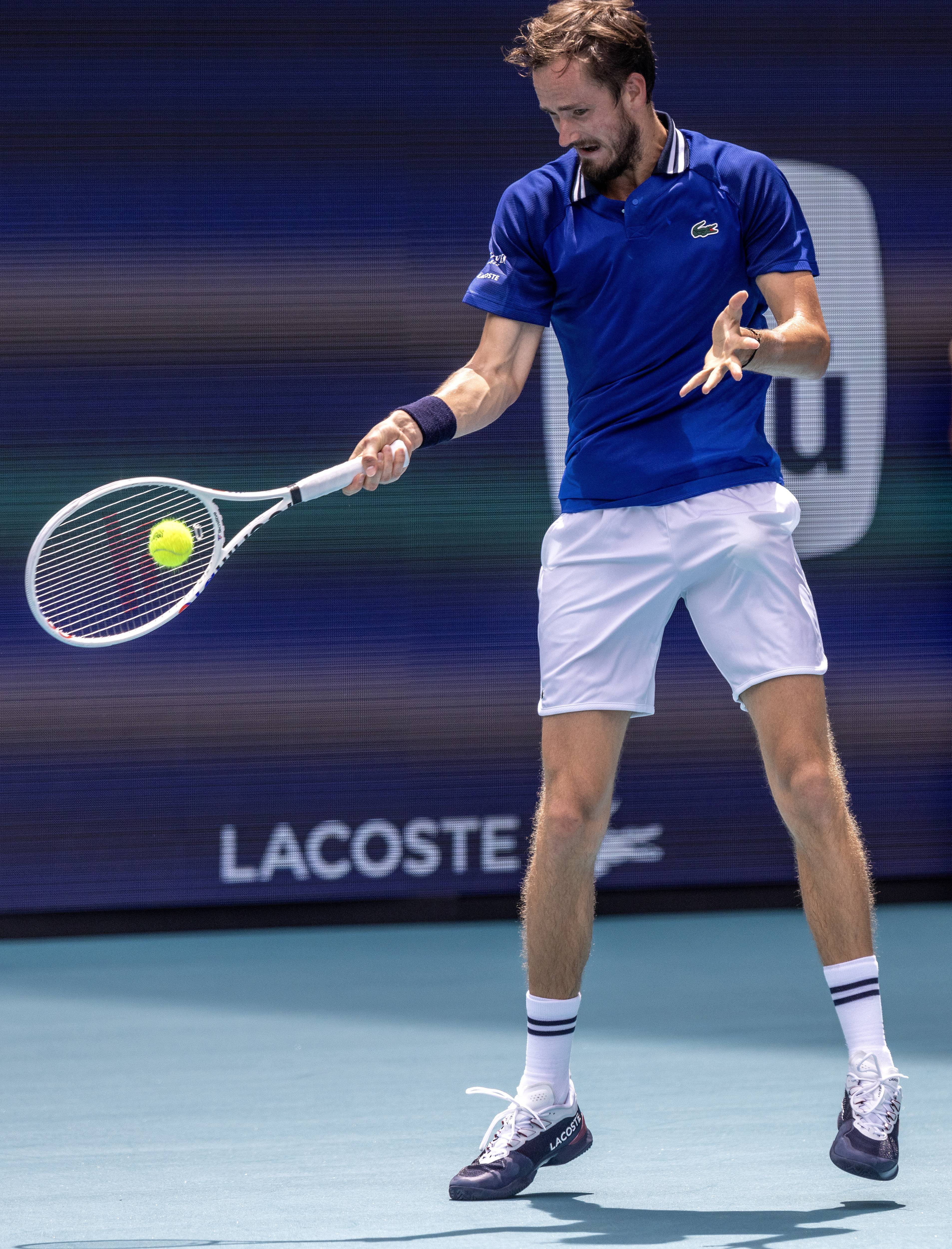 美国网球队爆冷欧洲网球队,梅德韦杰夫关键制胜的简单介绍 美国网球队爆冷欧洲网球队,梅德韦杰夫关键制胜的简单介绍