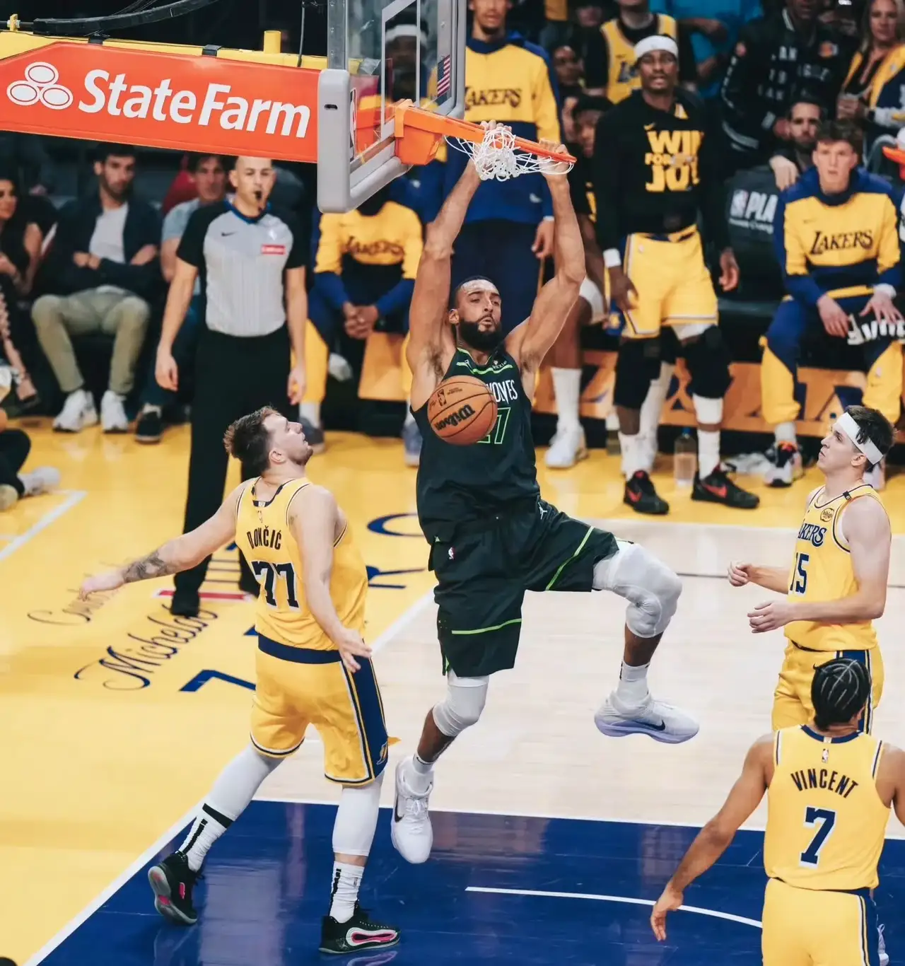 爵士强势南韩男篮，戈贝尔打破历史纪录的简单介绍