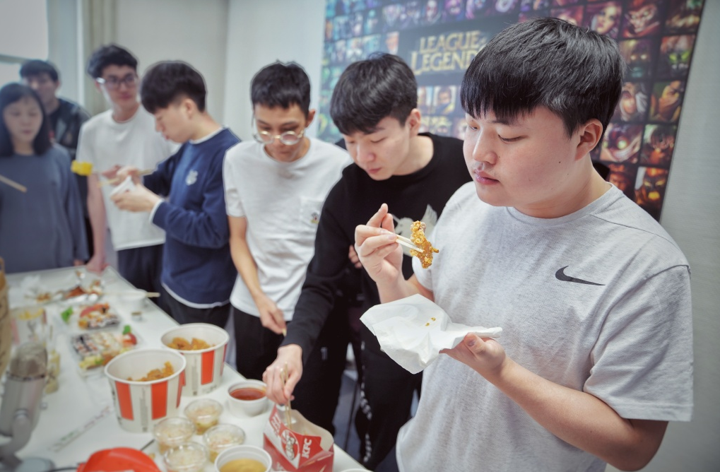 专家预测LPL胜率超六成,结果成焦点的简单介绍 专家预测LPL胜率超六成,结果成焦点的简单介绍