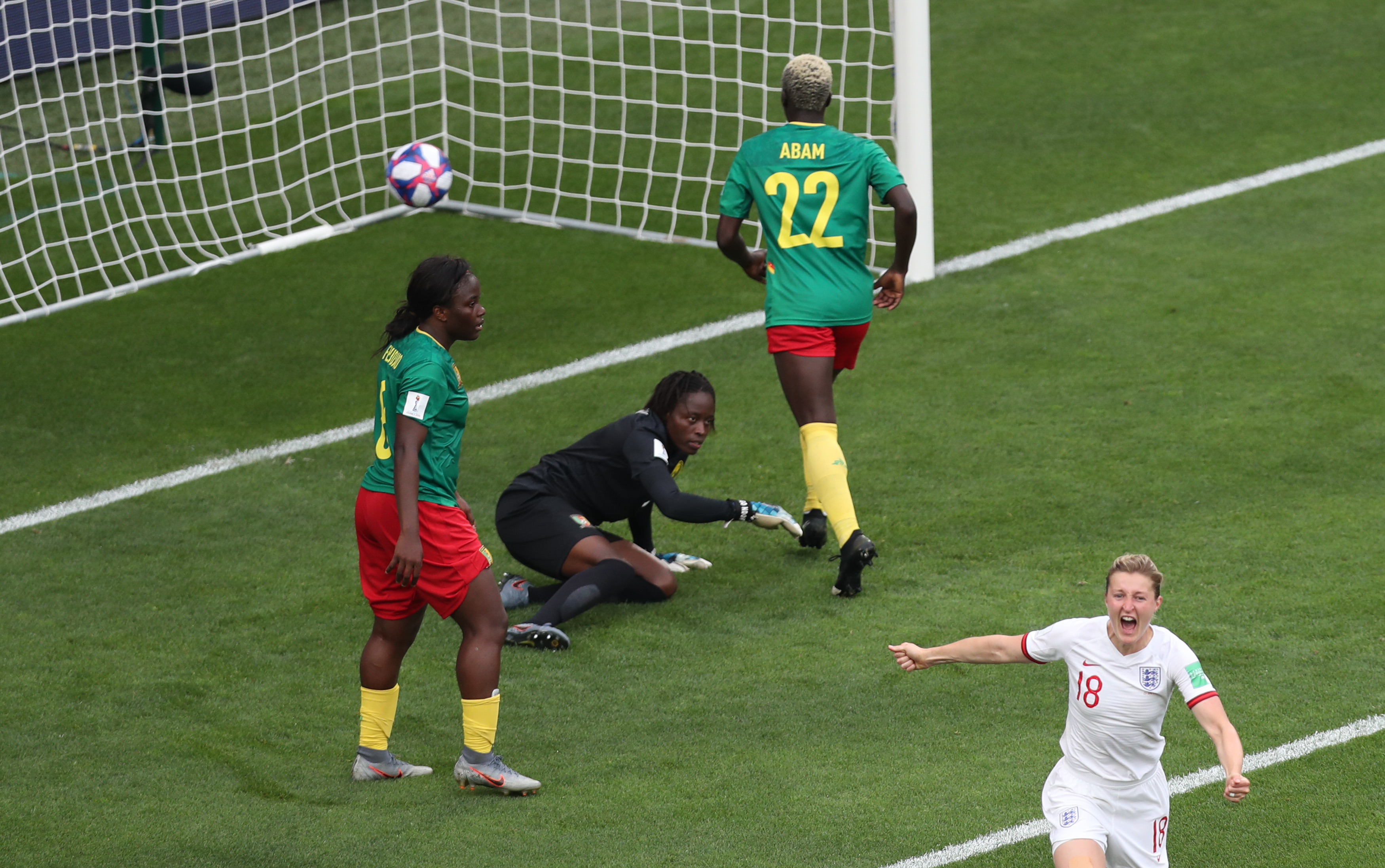 英格兰队完胜法国队，波尔统治全场