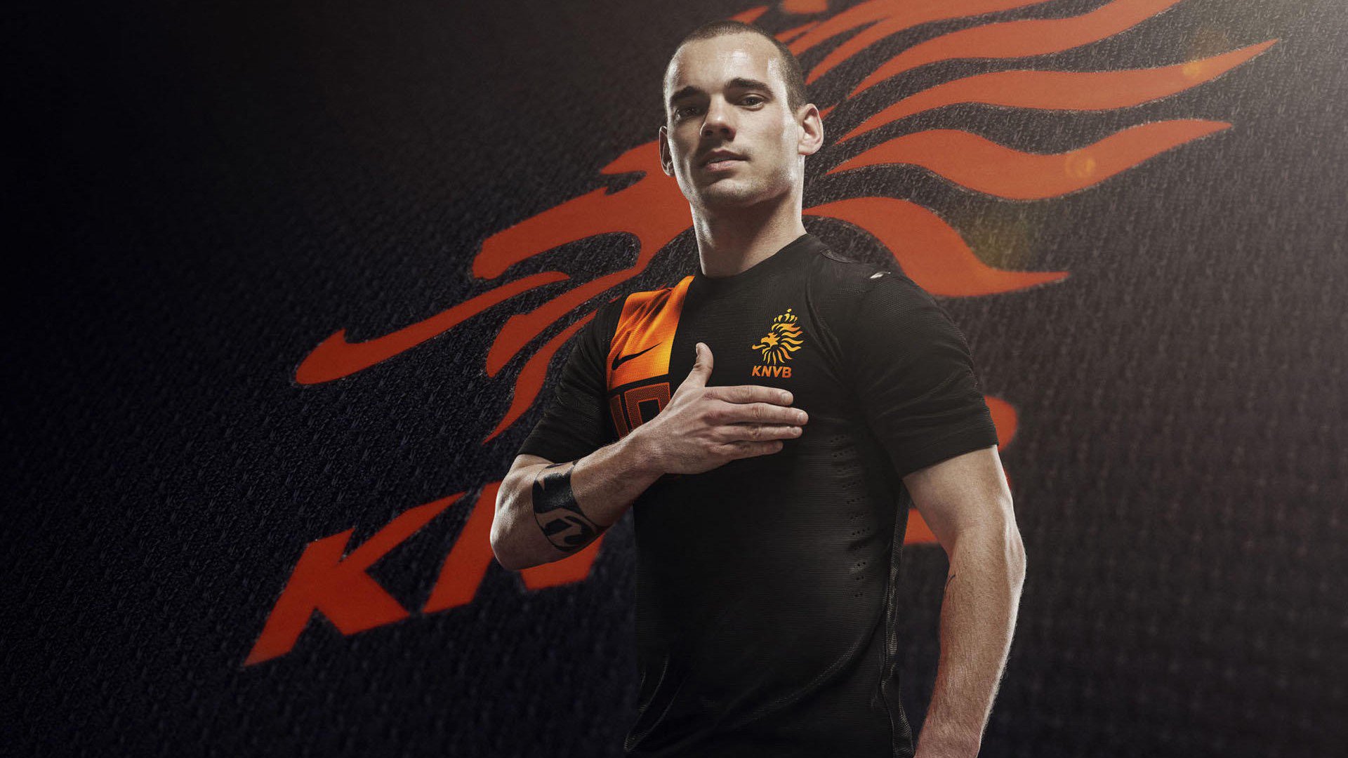 稳定如钟与压哨绝杀，绿茵场上的两种胜利哲学