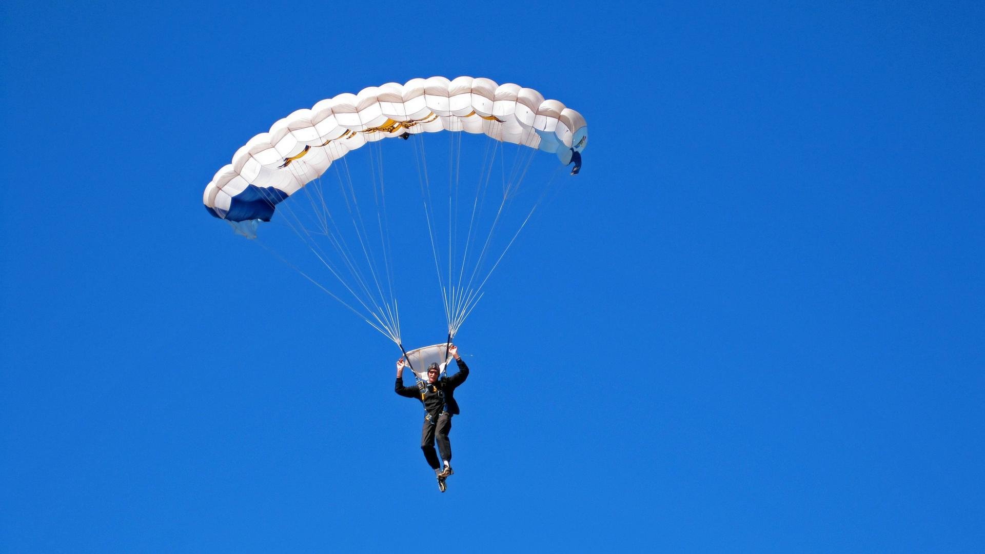 决胜时刻，拉文一箭穿心！上海队逆风带走灰熊