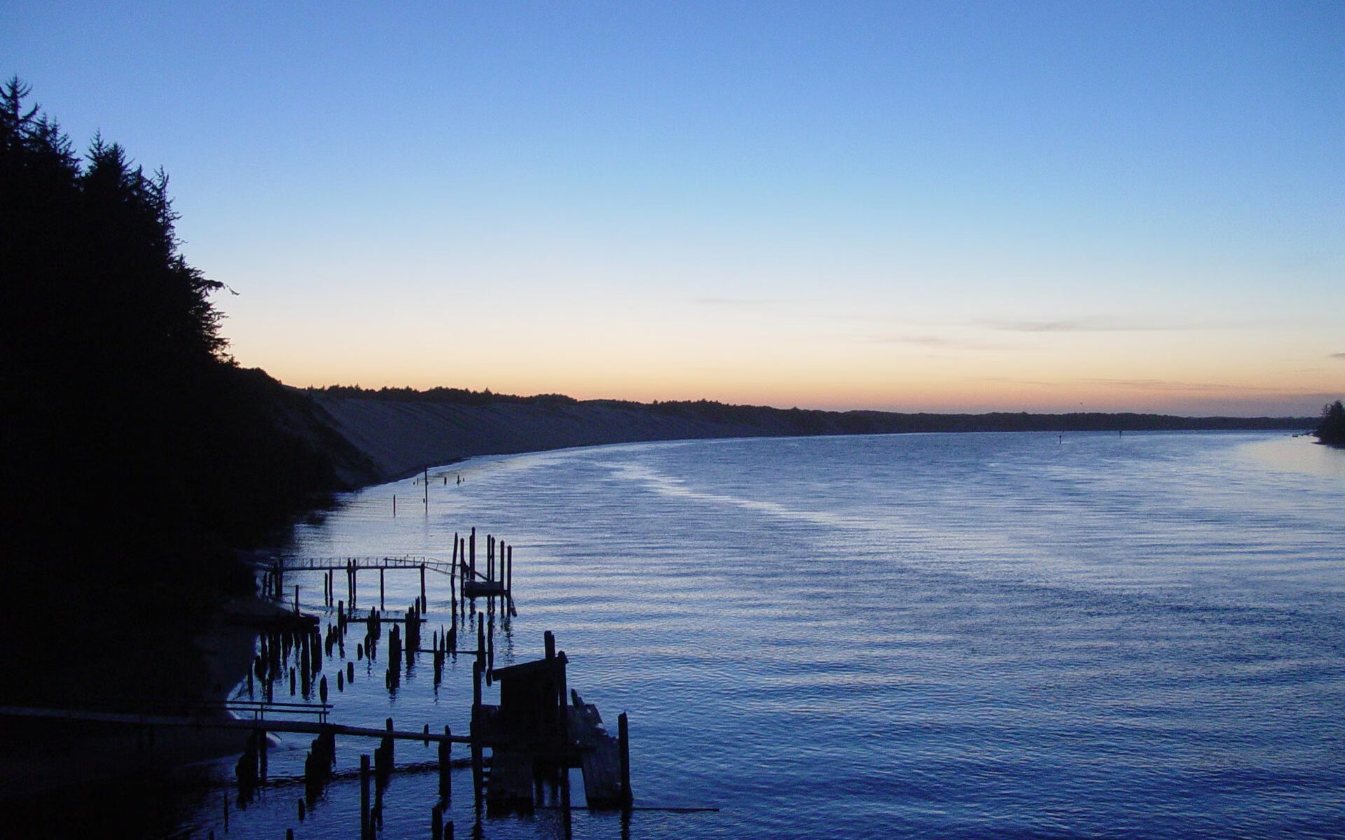 冷门之光！摩洛哥绝杀乌克兰，巴尔韦德一锤定音